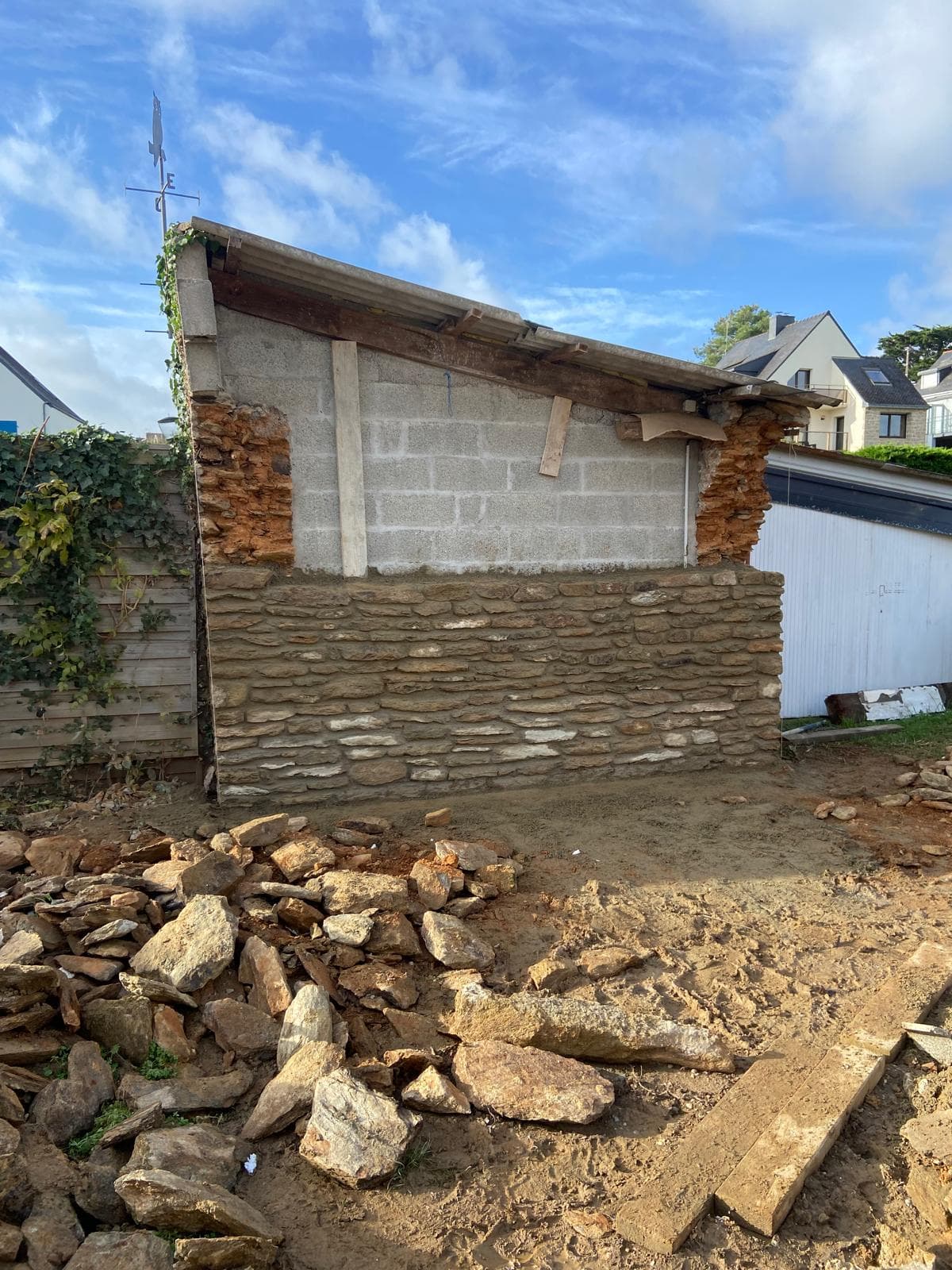 Pose de pierre & rejointoiement — chantier réalisé par Renov'Construction dans le Morbihan